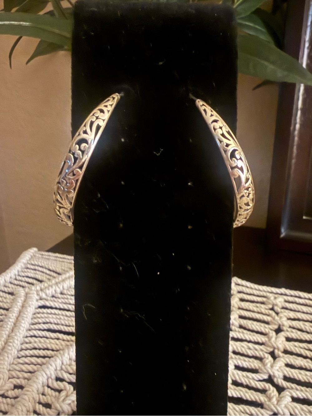 Brighton Elora Hoop Leverback Earrings Style JA2050 in Silver